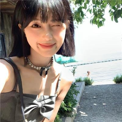 冬天的女子海报